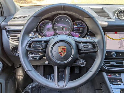 Certified 2025 Porsche Macan Turbo AWD/4WD image 8