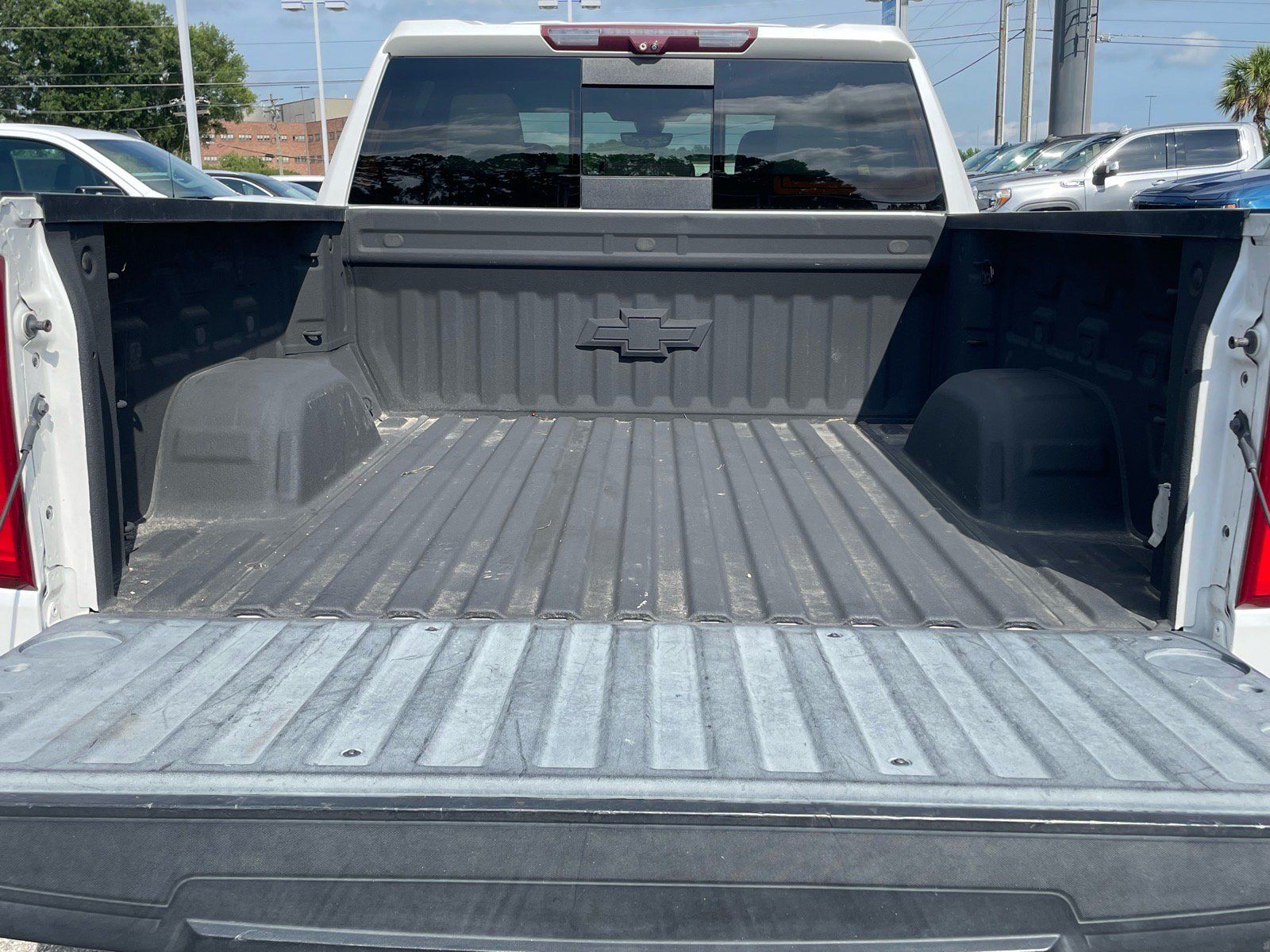 Used 2021 Chevrolet Silverado 1500 LTZ w/ LTZ Premium Package AWD/4WD image 20