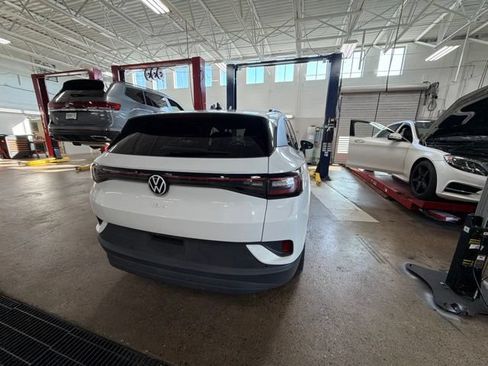 Used 2023 Volkswagen ID.4 Pro RWD image 9