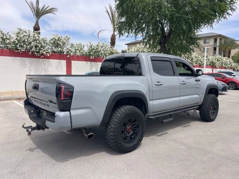 Used 2017 Toyota Tacoma TRD Pro image 2