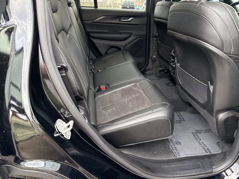 Used 2024 Jeep Grand Cherokee Altitude AWD/4WD image 21