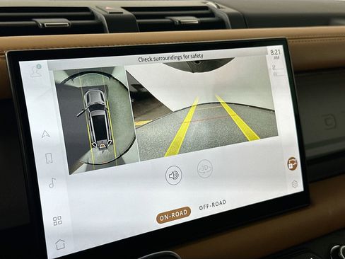 Certified 2023 Land Rover Defender 130 X-Dynamic SE image 16