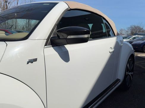 Used 2015 Volkswagen Beetle R-Line image 11