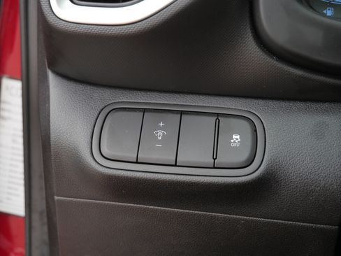 Used 2025 Hyundai Venue SEL FWD image 26