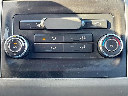 Used 2017 Nissan Frontier SV image 15