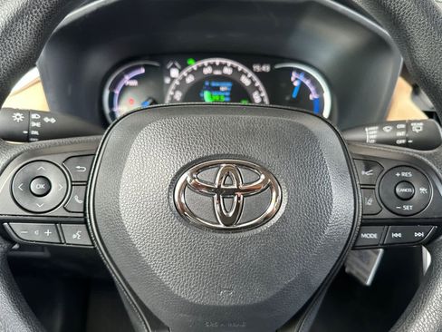 Used 2025 Toyota RAV4 LE AWD/4WD image 24