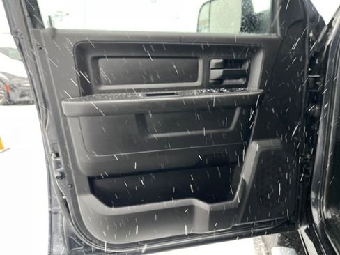 Used 2018 RAM 2500 Tradesman w/ Chrome Appearance Group image 12