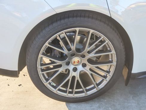 Used 2023 Porsche Panamera Platinum Edition image 7