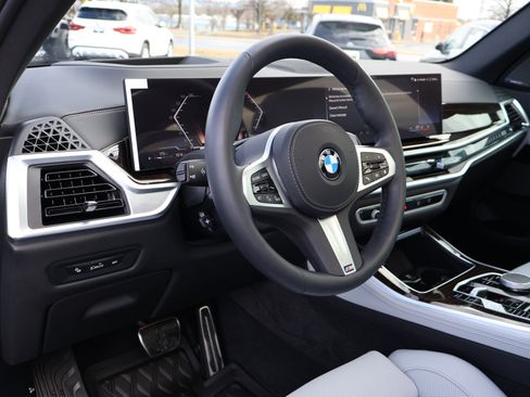 Used 2026 BMW X5 xDrive40i w/ M Sport Package image 12