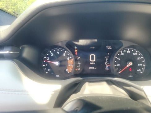 Used 2026 Jeep Compass Limited AWD/4WD image 3
