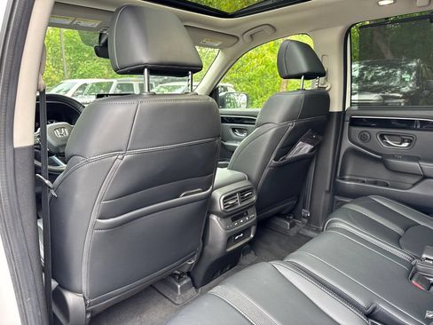 Used 2023 Honda Pilot Touring image 22