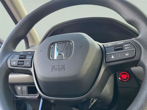 Used 2025 Honda HR-V LX image 13