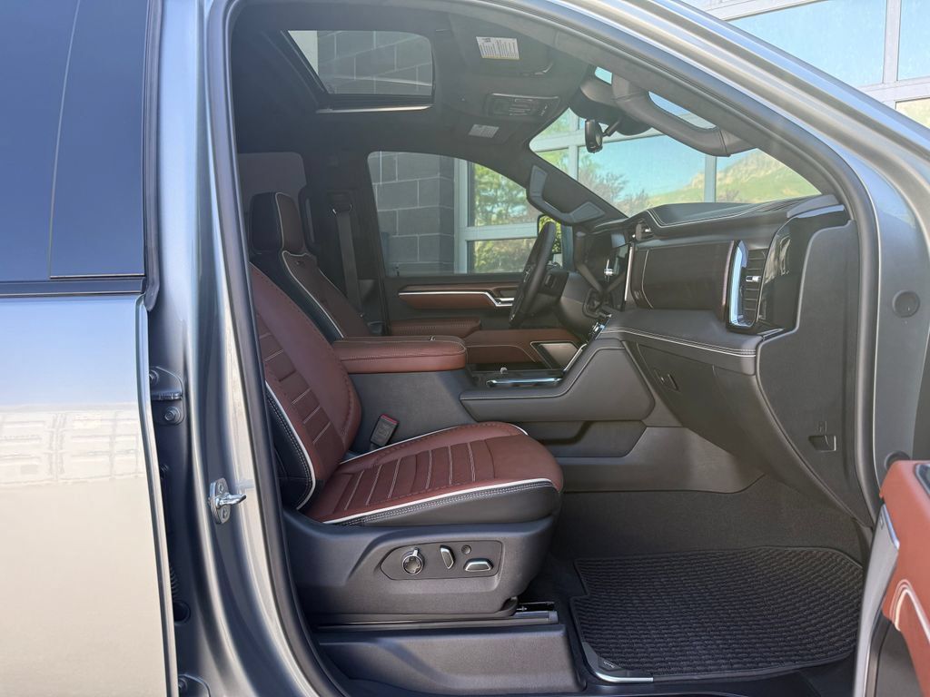 Used 2026 GMC Sierra 3500 Denali Ultimate AWD/4WD image 48