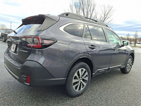 Certified 2022 Subaru Outback Premium image 7