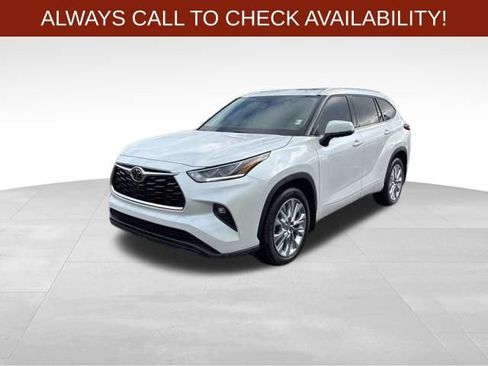 Used 2020 Toyota Highlander Limited image 3