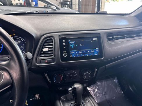Used 2019 Honda HR-V Sport image 12