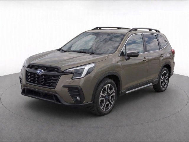 Used 2023 Subaru Ascent Limited w/ Technology Package AWD/4WD image 3