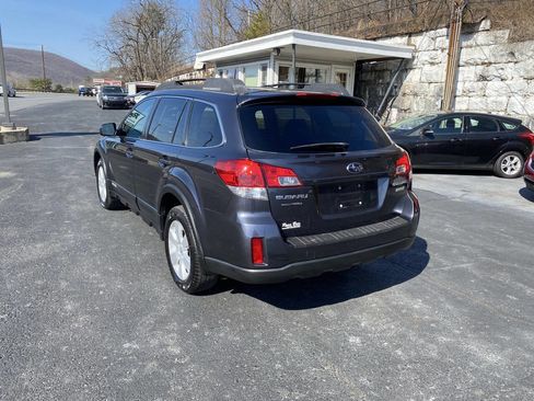 Used 2011 Subaru Outback 2.5i Premium image 3