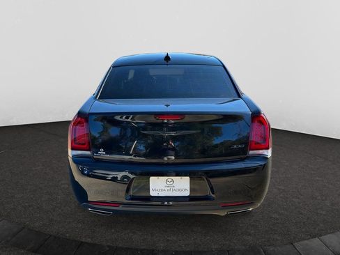 Used 2023 Chrysler 300 Touring w/ Sport Appearance Package image 4