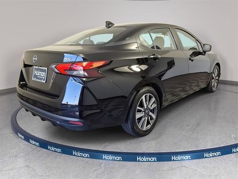 Used 2023 Nissan Versa SV image 5