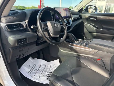 Used 2023 Toyota Highlander Platinum AWD/4WD image 8