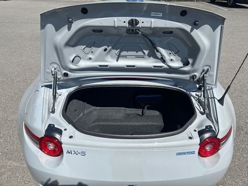 Used 2025 MAZDA MX-5 Miata Grand Touring RWD image 25