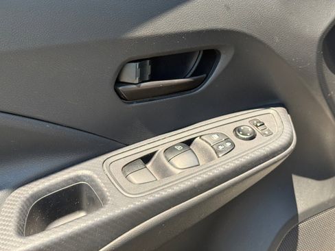 Used 2023 Nissan Versa S FWD image 11
