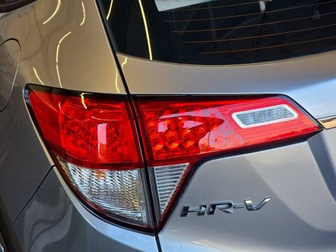 Used 2019 Honda HR-V LX image 34