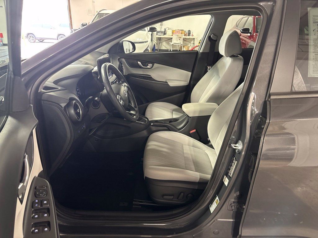 Certified 2023 Hyundai Kona SEL w/ Convenience Package AWD/4WD image 25