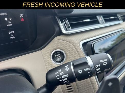 Used 2020 Land Rover Range Rover Velar S image 22