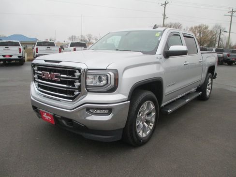 Used 2018 GMC Sierra 1500 SLT w/ SLT Premium Package image 10