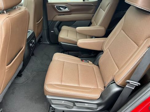 Used 2024 Chevrolet Tahoe High Country AWD/4WD image 24