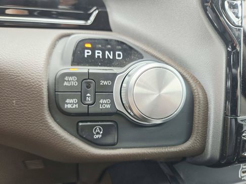 Used 2025 RAM 1500 Laramie AWD/4WD image 33