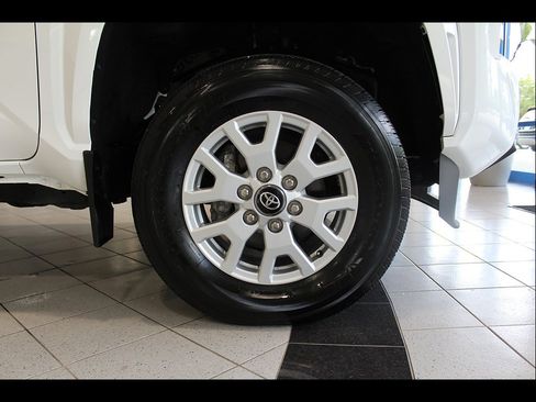 Used 2024 Toyota Tacoma SR AWD/4WD image 10