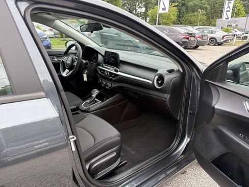Certified 2023 Kia Forte LXS FWD image 22