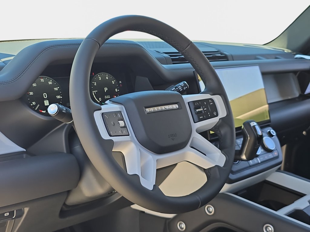 New 2026 Land Rover Defender 110 X-Dynamic SE AWD/4WD image 16
