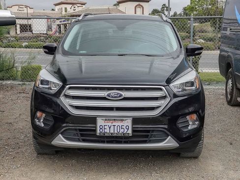 Used 2018 Ford Escape Titanium image 4
