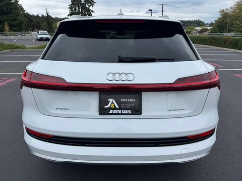 Used 2021 Audi e-tron Premium Plus w/ Premium Plus Package AWD/4WD image 9