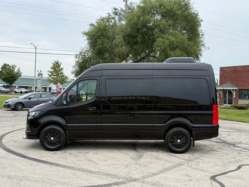 Used 2023 Mercedes-Benz Sprinter 2500 image 6