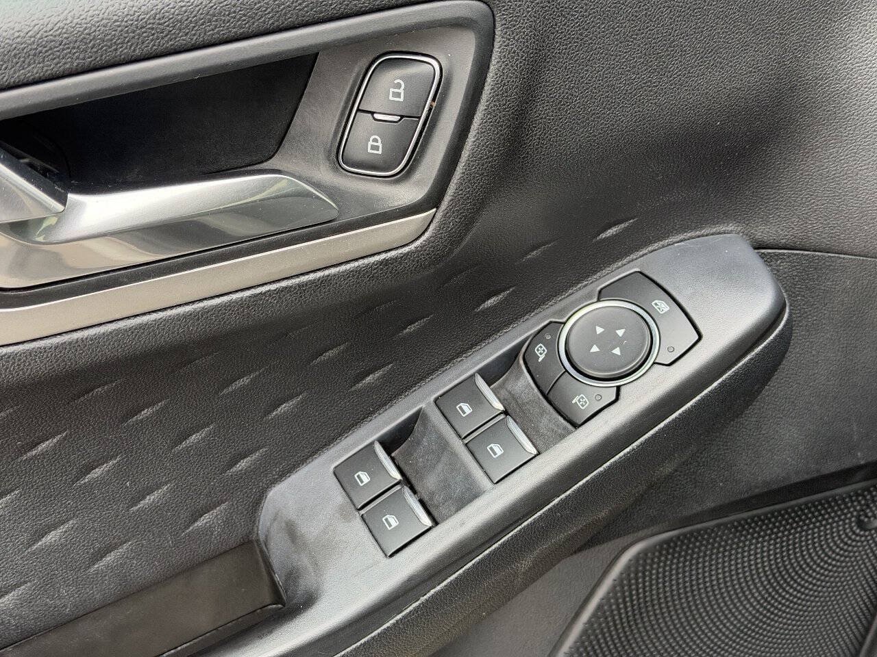 Used 2020 Ford Escape SE AWD/4WD image 30