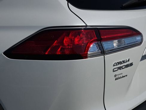 Used 2022 Toyota Corolla Cross LE FWD image 32