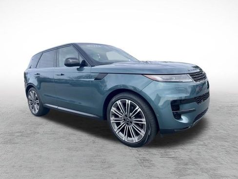 Used 2024 Land Rover Range Rover Sport SE image 3