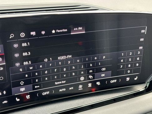 New 2025 Audi Q6 e-tron Premium Plus image 17