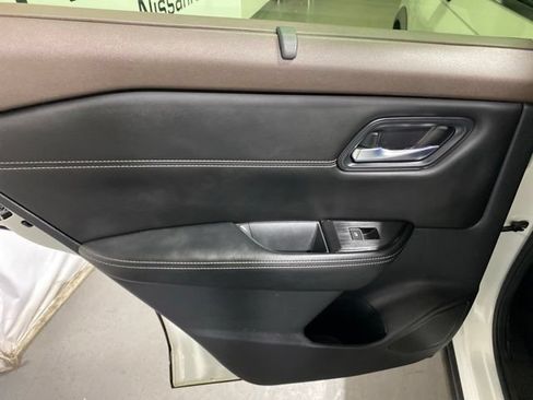 Certified 2023 Nissan Rogue SL w/ SL Premium Package AWD/4WD image 23