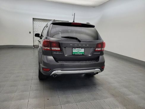 Used 2019 Dodge Journey Crossroad w/ Driver Convenience Group FWD image 6