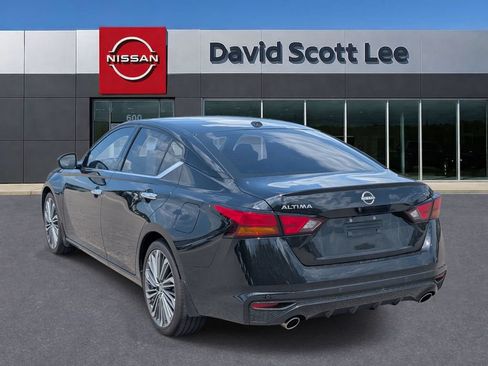 Used 2025 Nissan Altima 2.5 SL FWD image 7