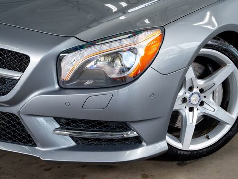 Used 2014 Mercedes-Benz SL 550 image 3