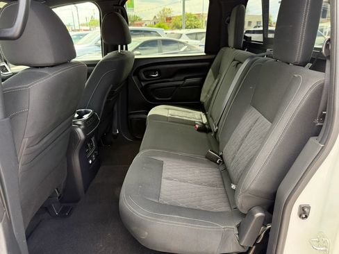 Used 2019 Nissan Titan SV w/ SV Convenience Package AWD/4WD image 15