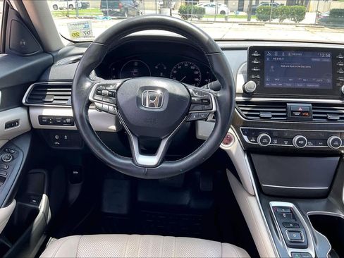 Used 2021 Honda Accord Touring image 7