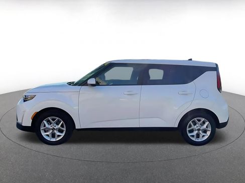 Used 2025 Kia Soul LX w/ LX Technology Package image 8